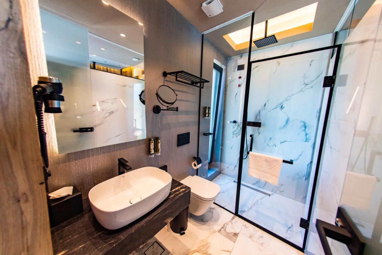 Serenity Hotel